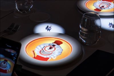 Cena espectáculo en el Hyatt Regency Barcelona Tower
